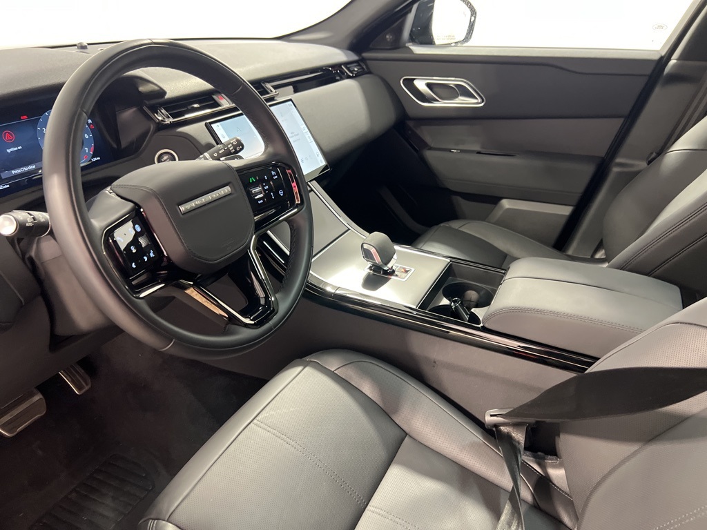 2025 Land Rover Range Rover Velar SE photo 9