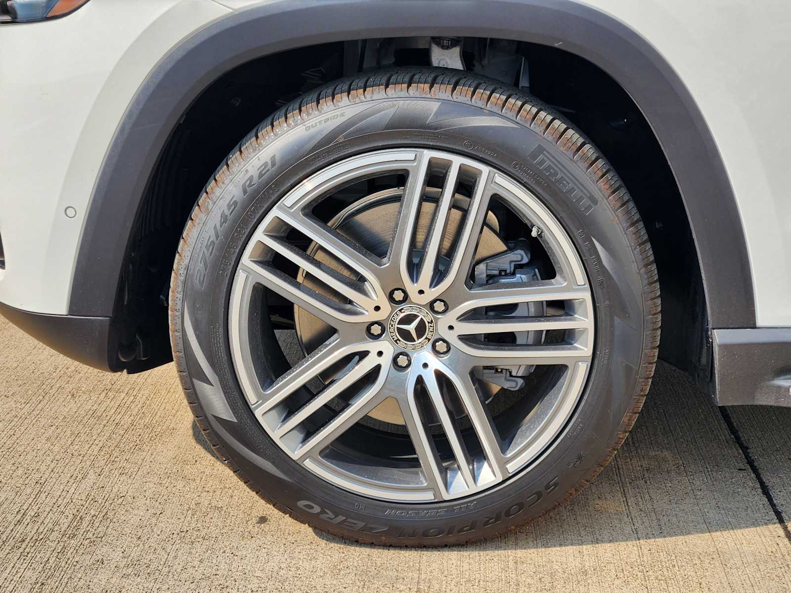2026 Mercedes Benz GLS 450 4MATIC photo 7
