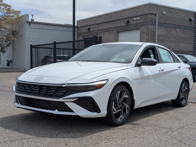 New 2025 SERENITY WHITE / GRAY Hyundai SEL Sport image 1