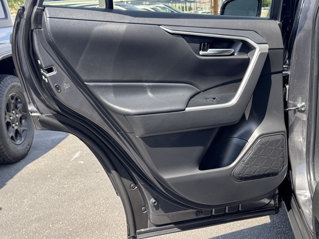 2024 Toyota RAV4 Hybrid XLE Premium photo 24