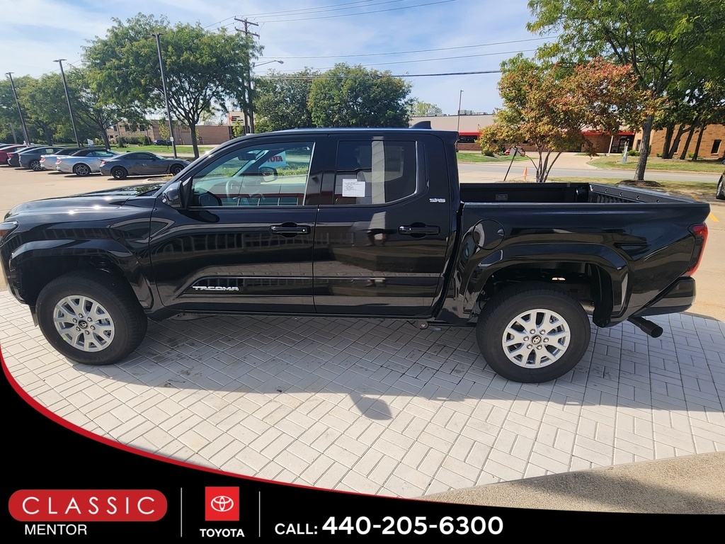2025 Toyota Tacoma SR5 4x4 photo 3