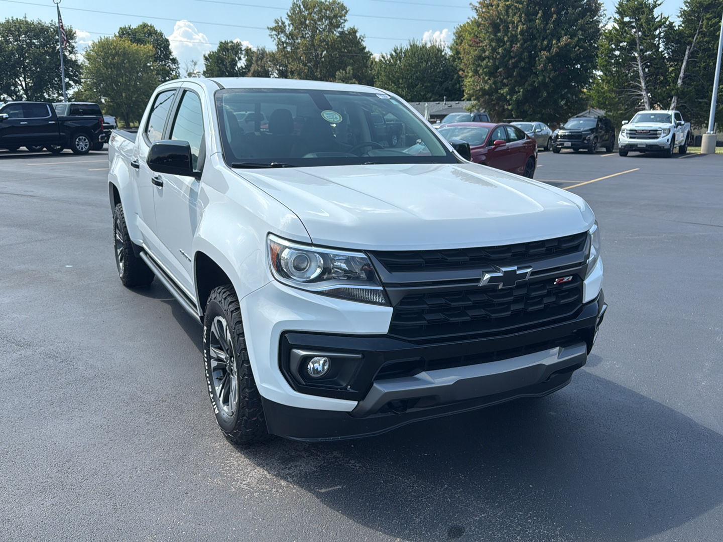 2022 Chevrolet Colorado Z71 photo 2
