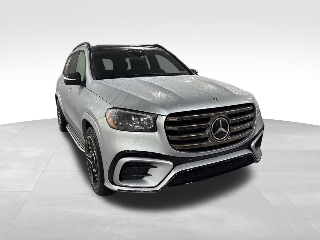 2025 Mercedes Benz GLS 450 4MATIC photo 4