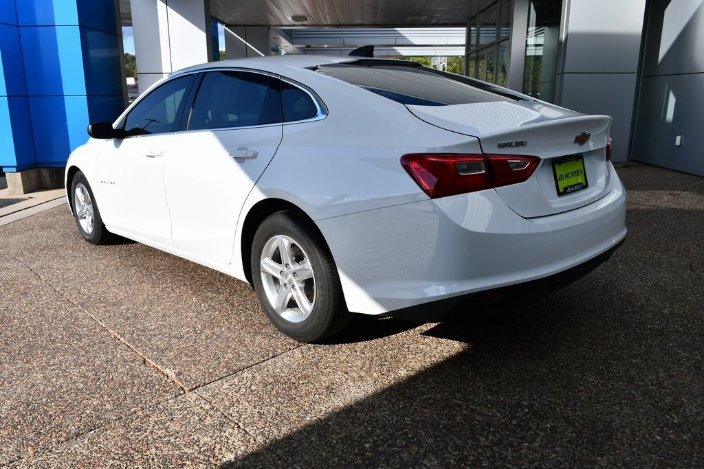 2023 Chevrolet Malibu LS photo 4