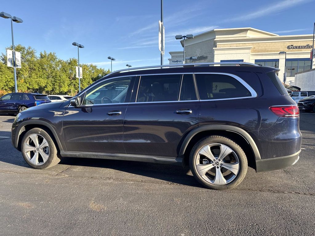2022 Mercedes Benz GLS 450 4MATIC photo 2