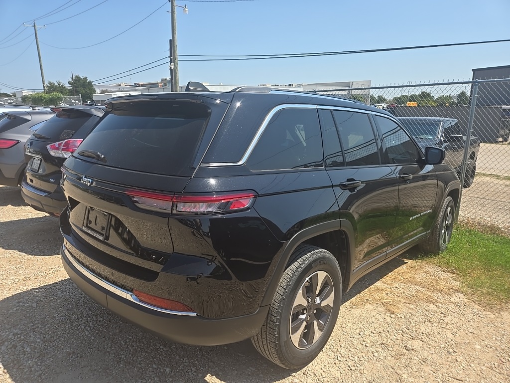 2022 Jeep Cherokee Limited 4xe photo 3