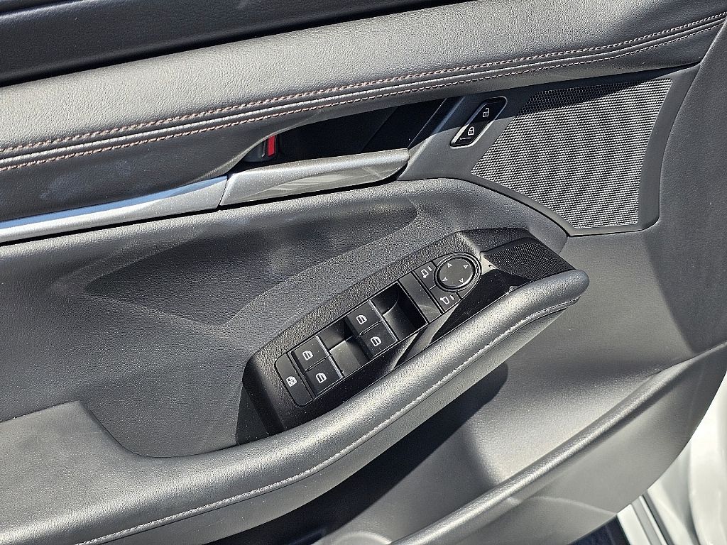 2025 Mazda Mazda3 2.5 Select Sport photo 27
