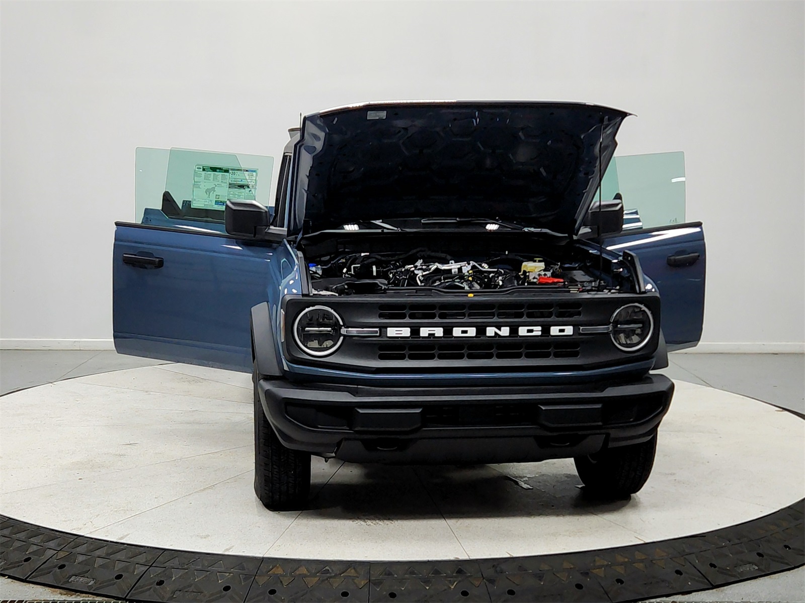 2025 Ford Bronco Base photo 10
