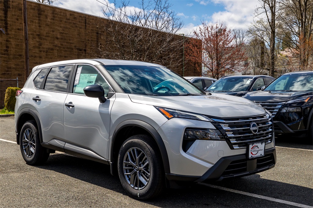 2025 Nissan Rogue S photo 3