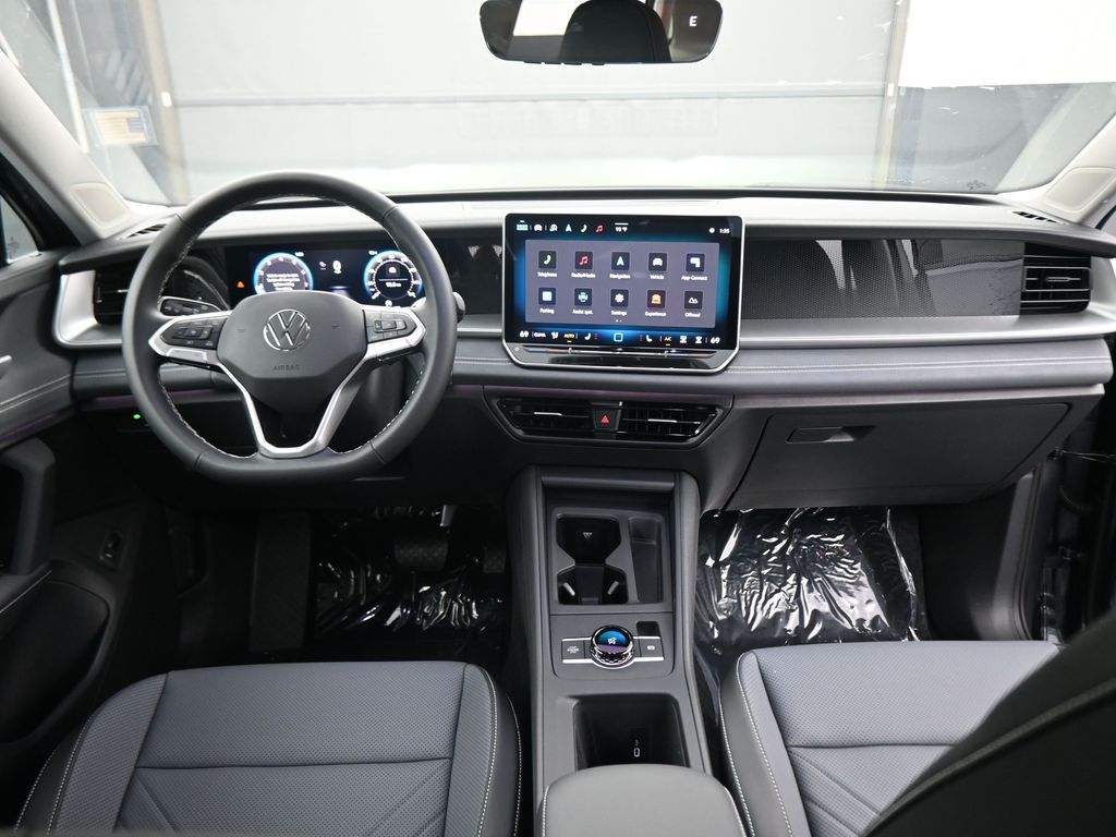 2025 Volkswagen Tiguan SE photo 40