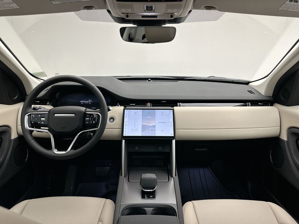 2025 Land Rover Discovery Sport S photo 7