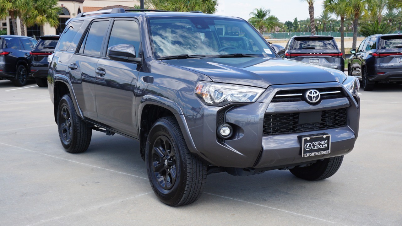 2023 Toyota 4Runner SR5 photo 2