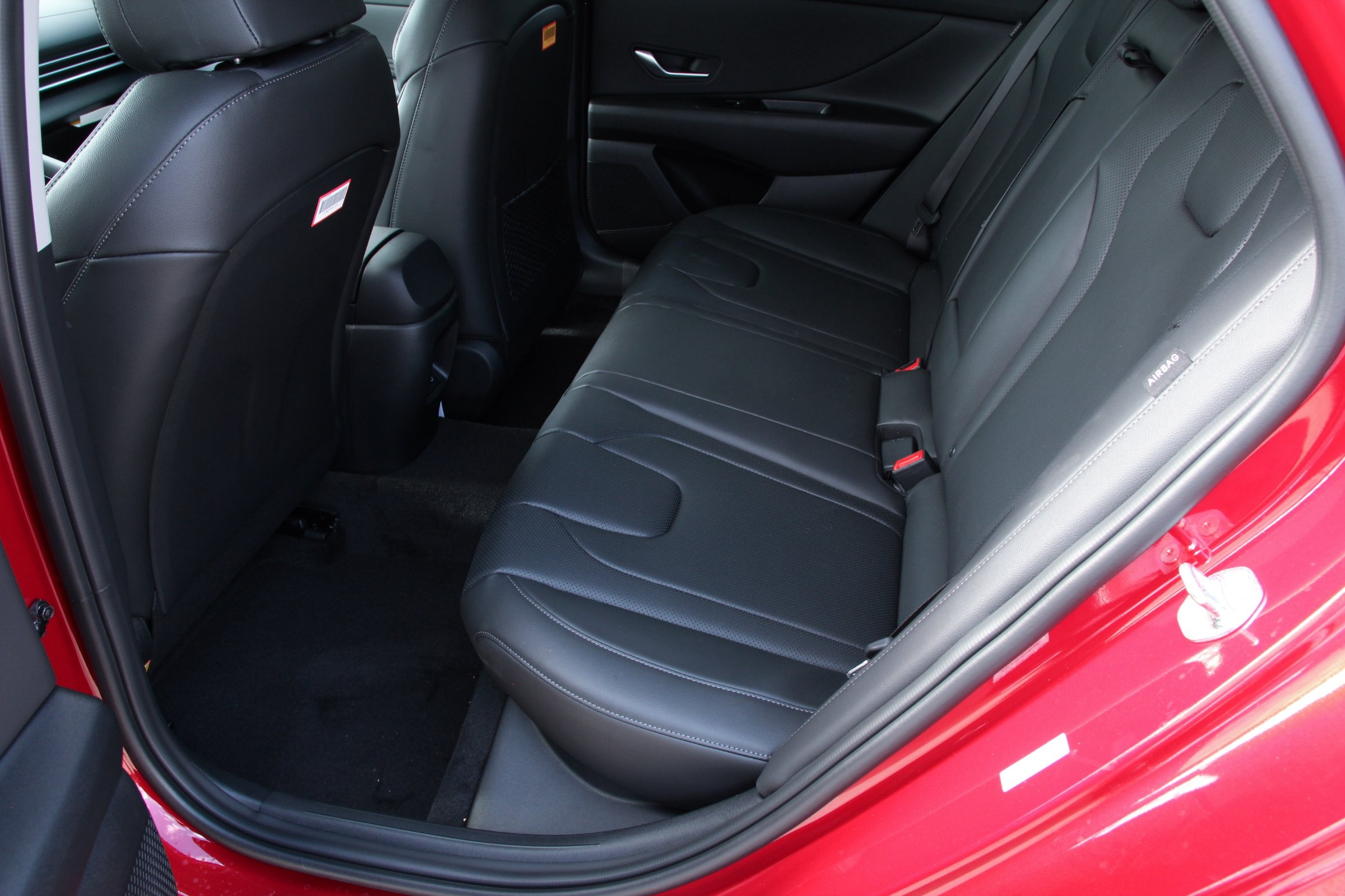 2025 Hyundai Elantra Limited photo 17