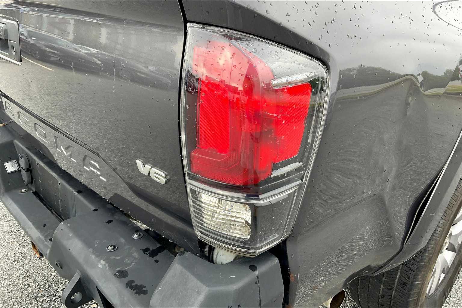 2019 Toyota Tacoma SR5 photo 24