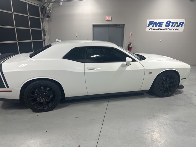 2016 Dodge Challenger R/T Scat Pack photo 9