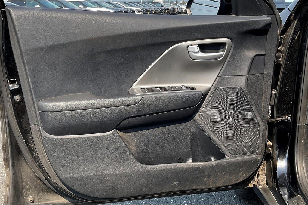 2018 Kia Niro LX photo 14