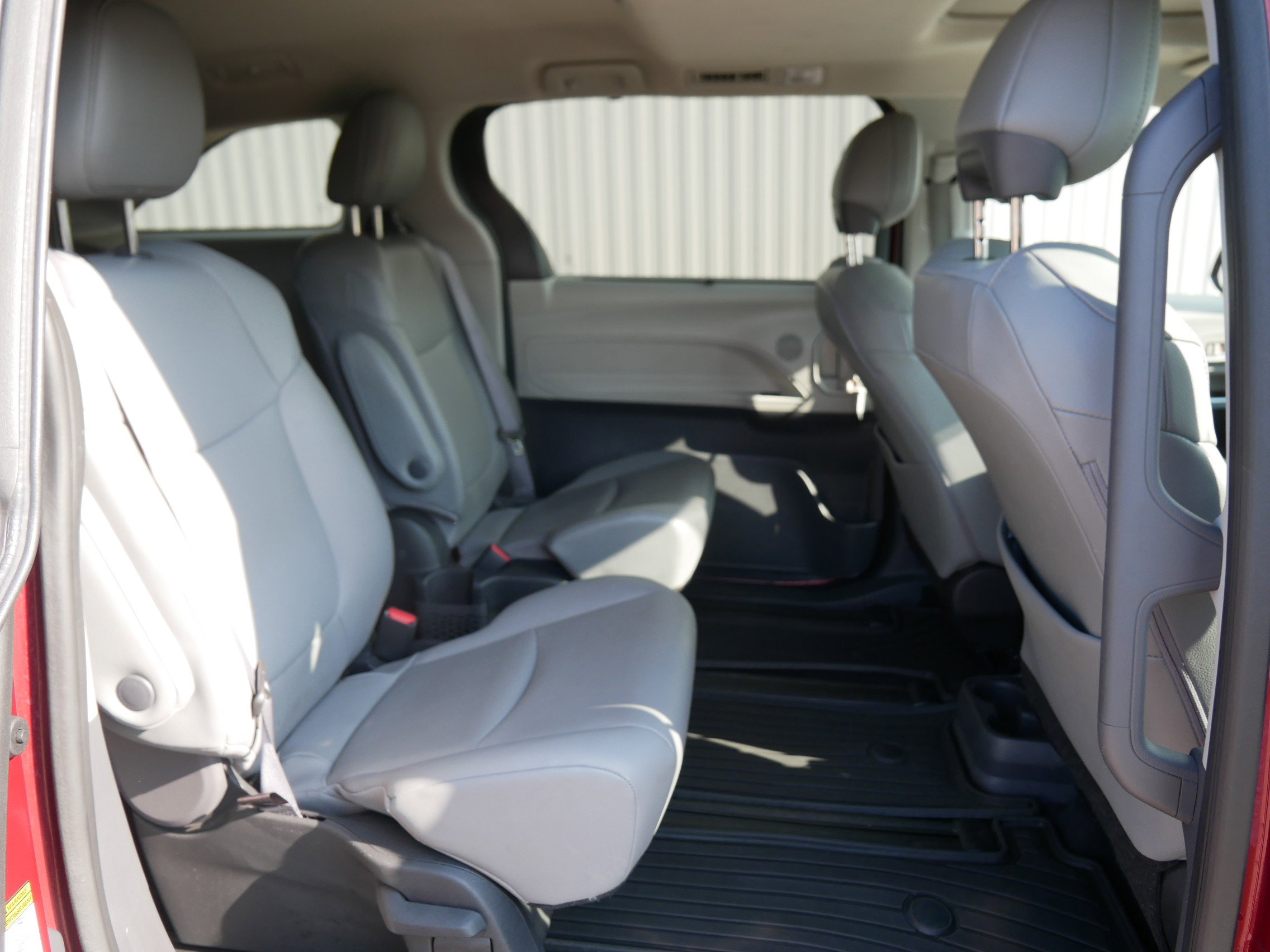 2022 Toyota Sienna XLE photo 14