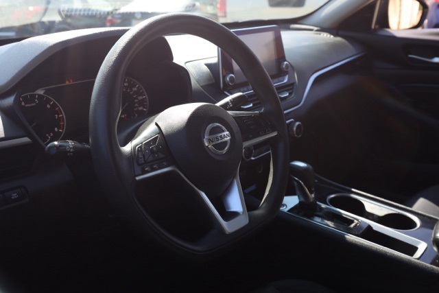 2021 Nissan Altima 2.5 SV photo 13