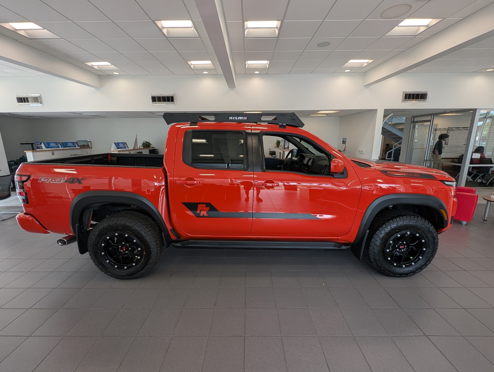 2025 Nissan Frontier PRO-4X photo 4