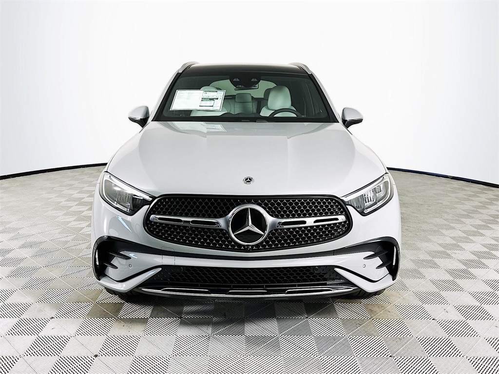 2026 Mercedes Benz GLC 300 4MATIC photo 2