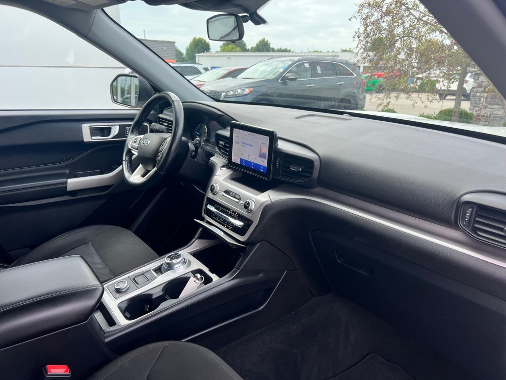 2022 Ford Explorer XLT photo 30