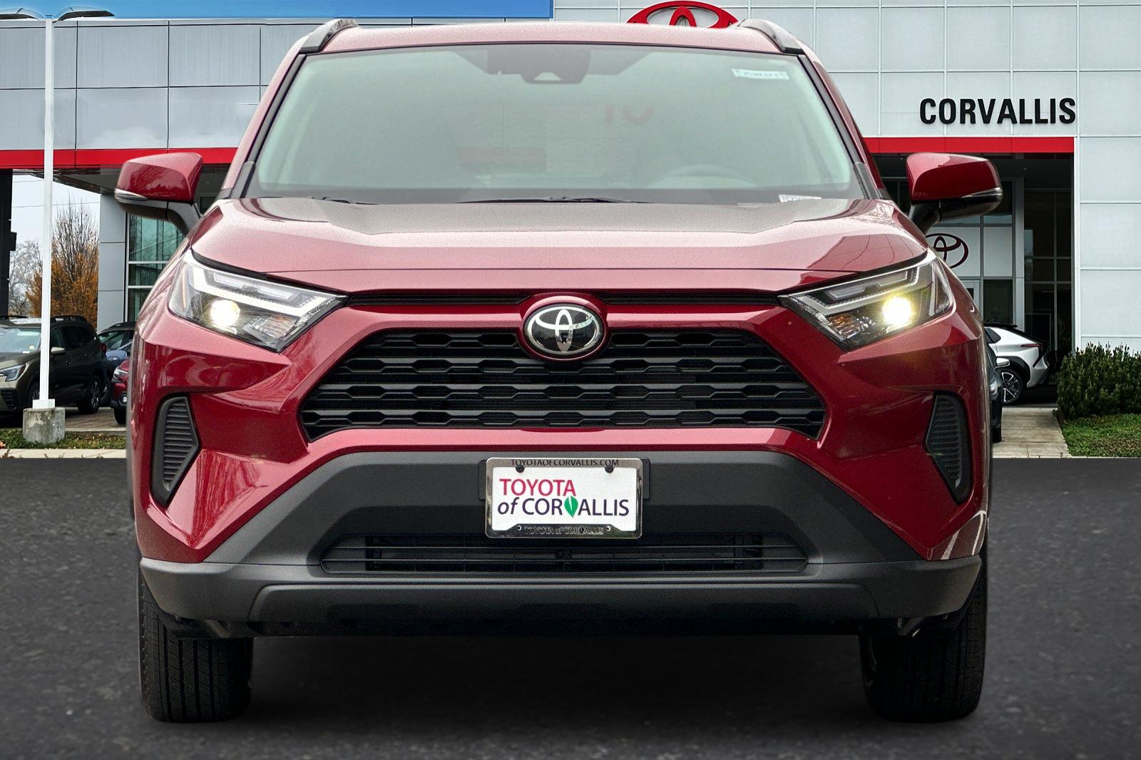 2025 Toyota RAV4 Hybrid XLE photo 2