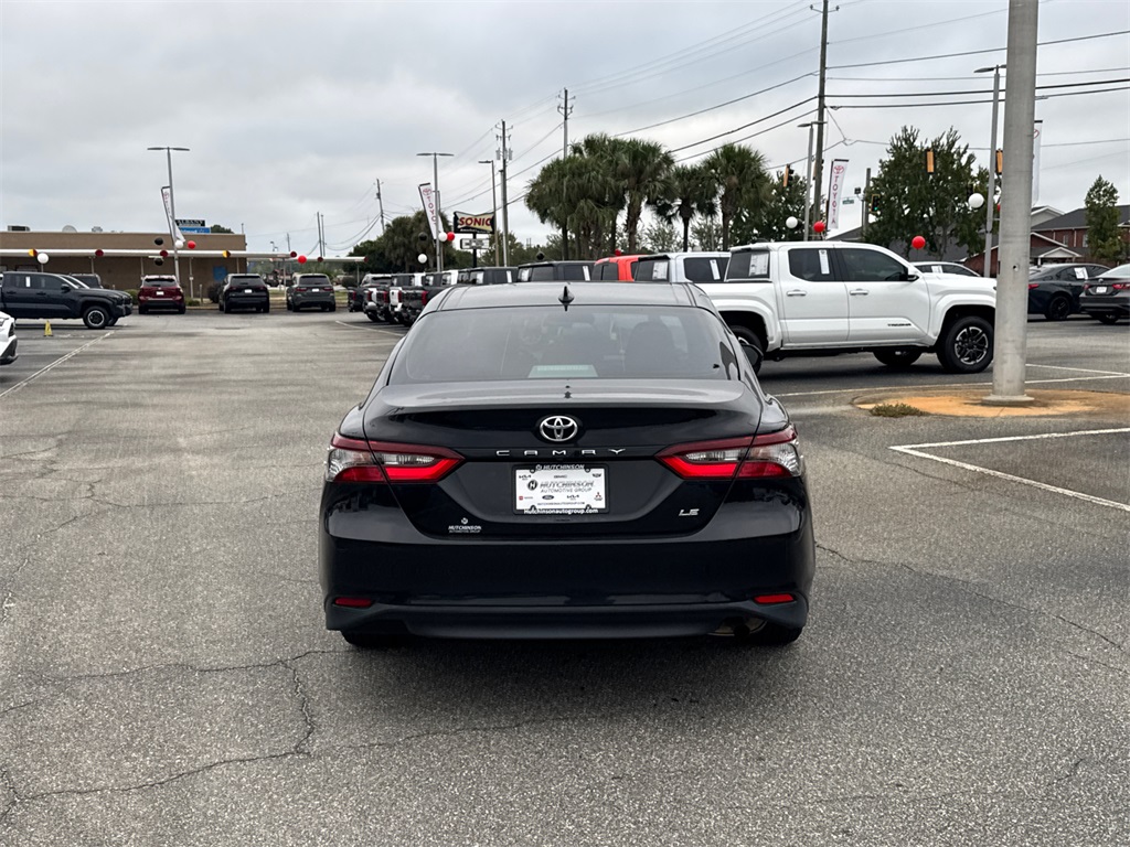 2024 Toyota Camry LE photo 4