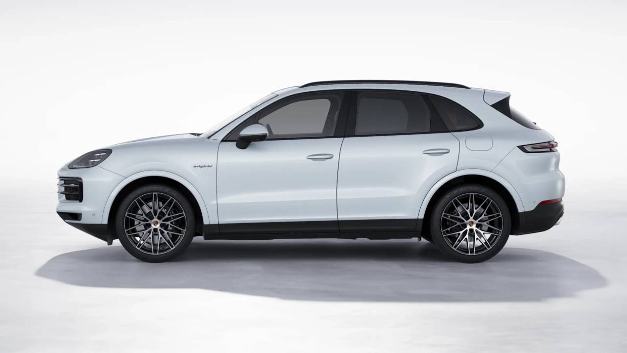 2026 Porsche Cayenne E-Hybrid photo 2