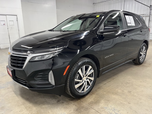 2022 Chevrolet Equinox LT photo 3