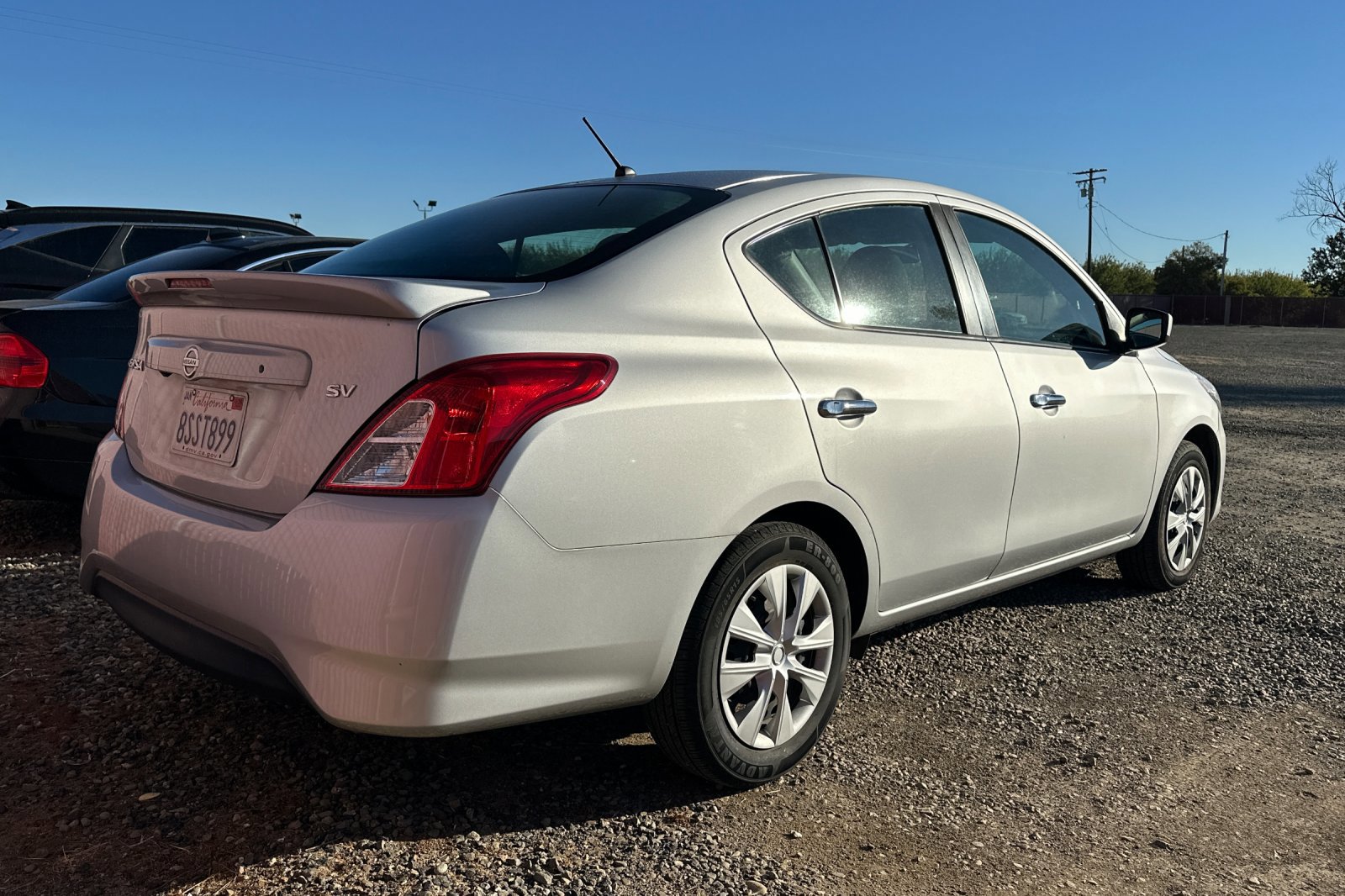2019 Nissan Versa Sedan SV photo 2