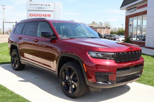 2025 Jeep Grand Cherokee Altitude X photo 2