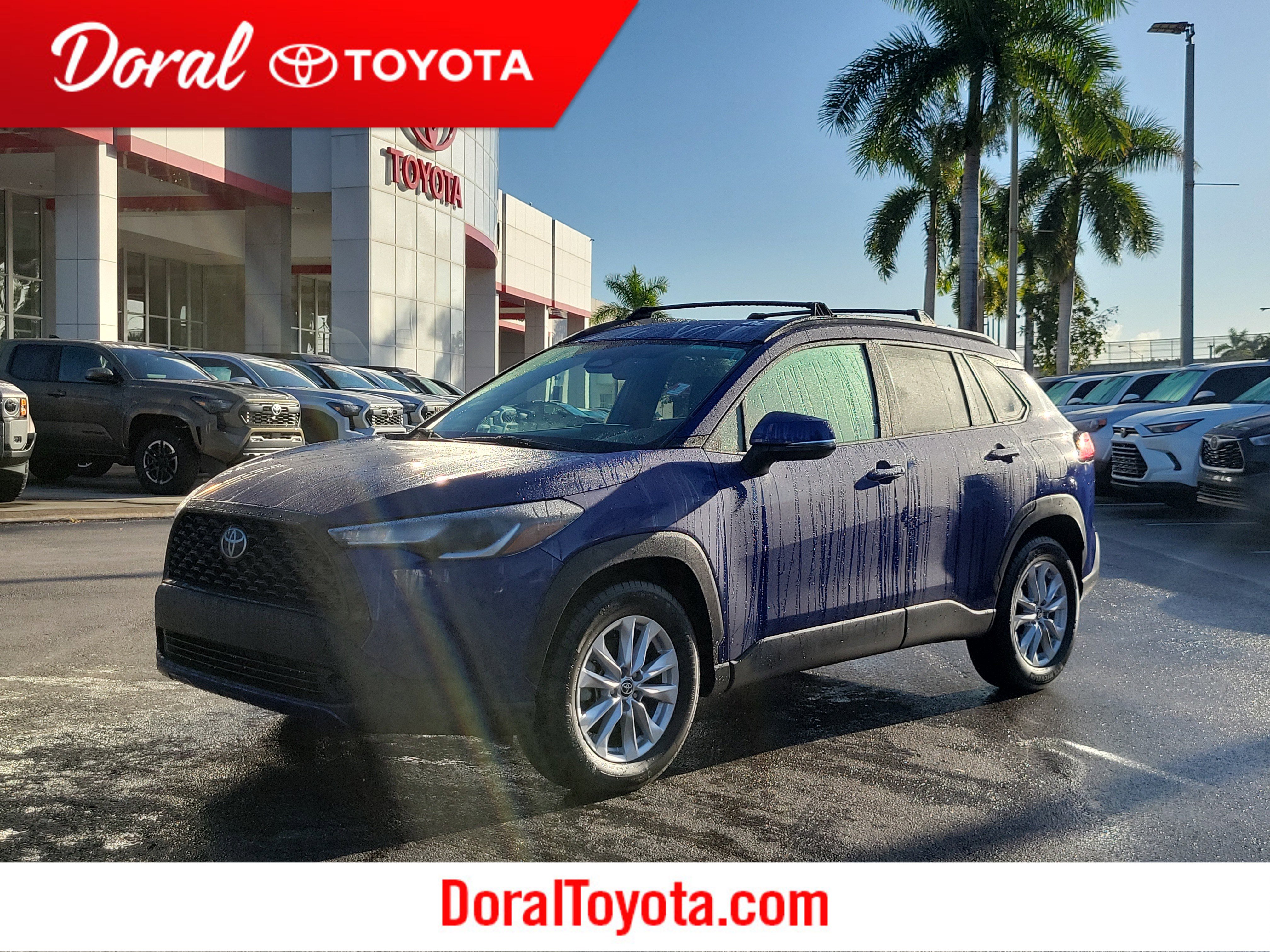 2023 Toyota Corolla Cross LE's photo