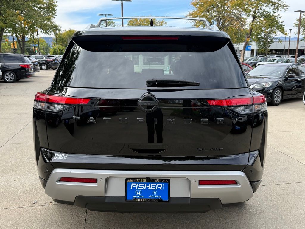 2023 Nissan Pathfinder SL photo 4