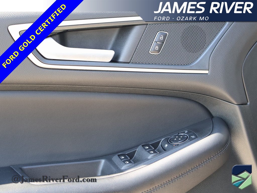 2024 Ford Edge SEL photo 17