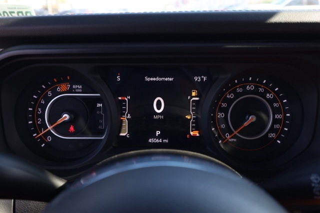 2024 Jeep Wrangler Sahara photo 25