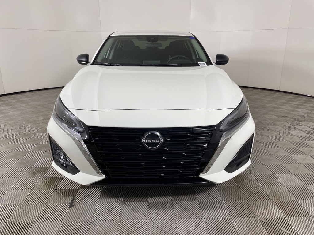 2025 Nissan Altima SV photo 3