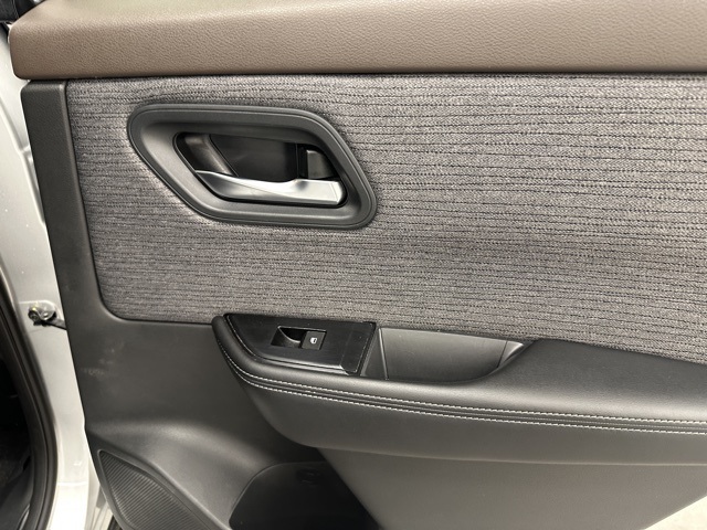 2023 Nissan Rogue SV photo 12