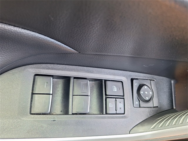 2022 Toyota RAV4 XLE photo 16