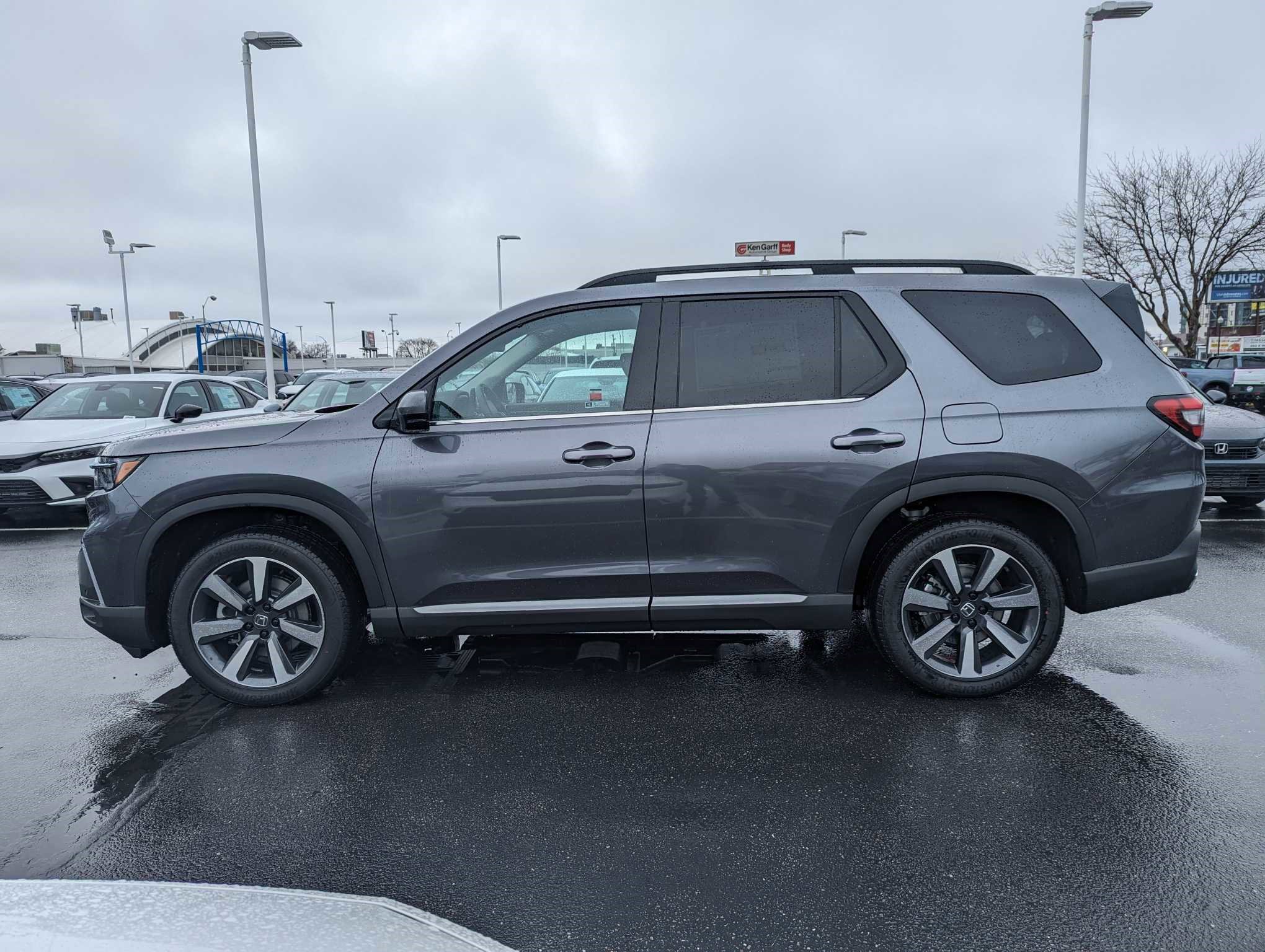 2025 Honda Pilot Touring photo 5