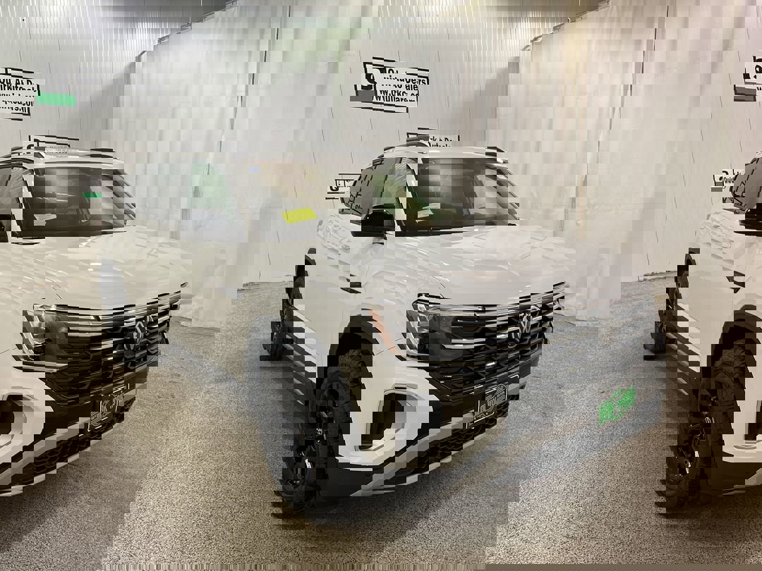New 2025 Pure White Volkswagen 2.0T Peak Edition image 1