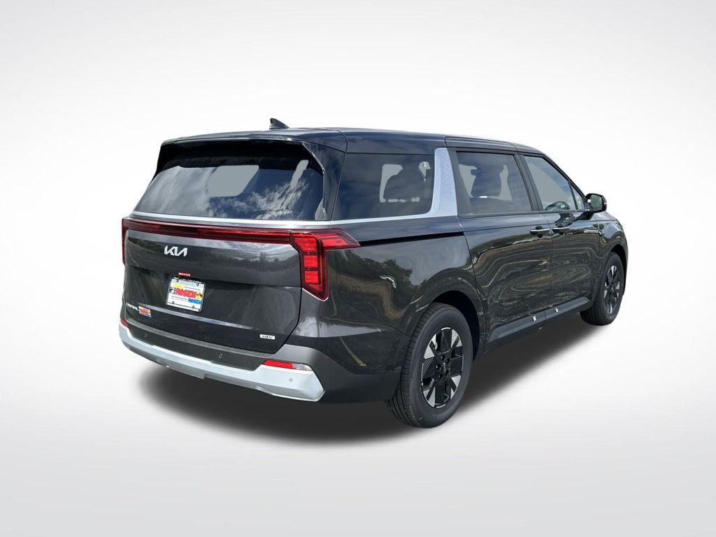 2026 Kia Carnival LXS photo 3