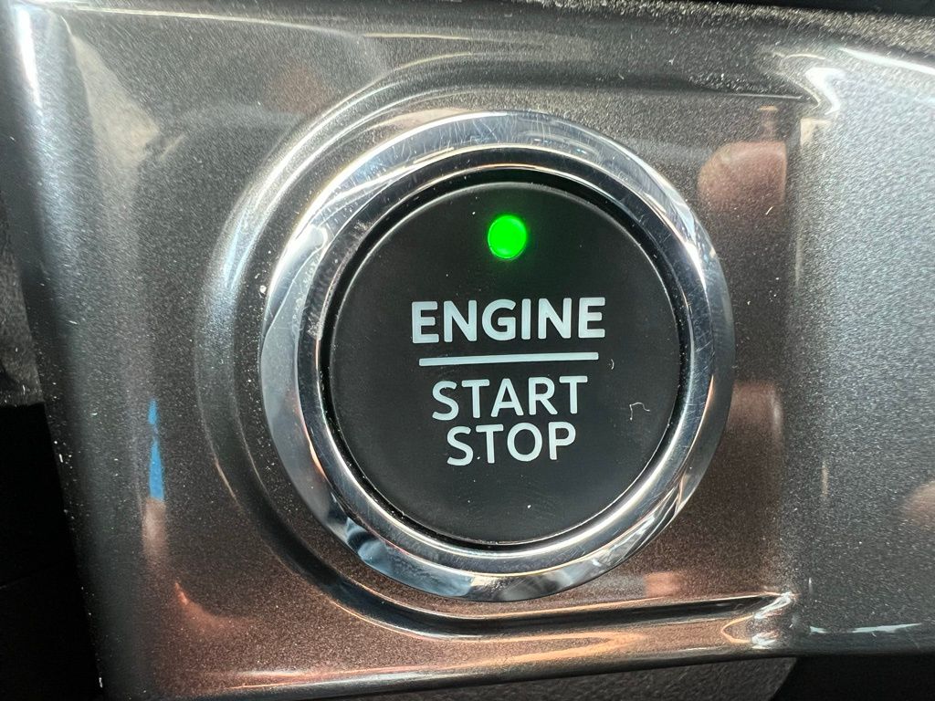 2023 Ford F-150 XLT photo 3