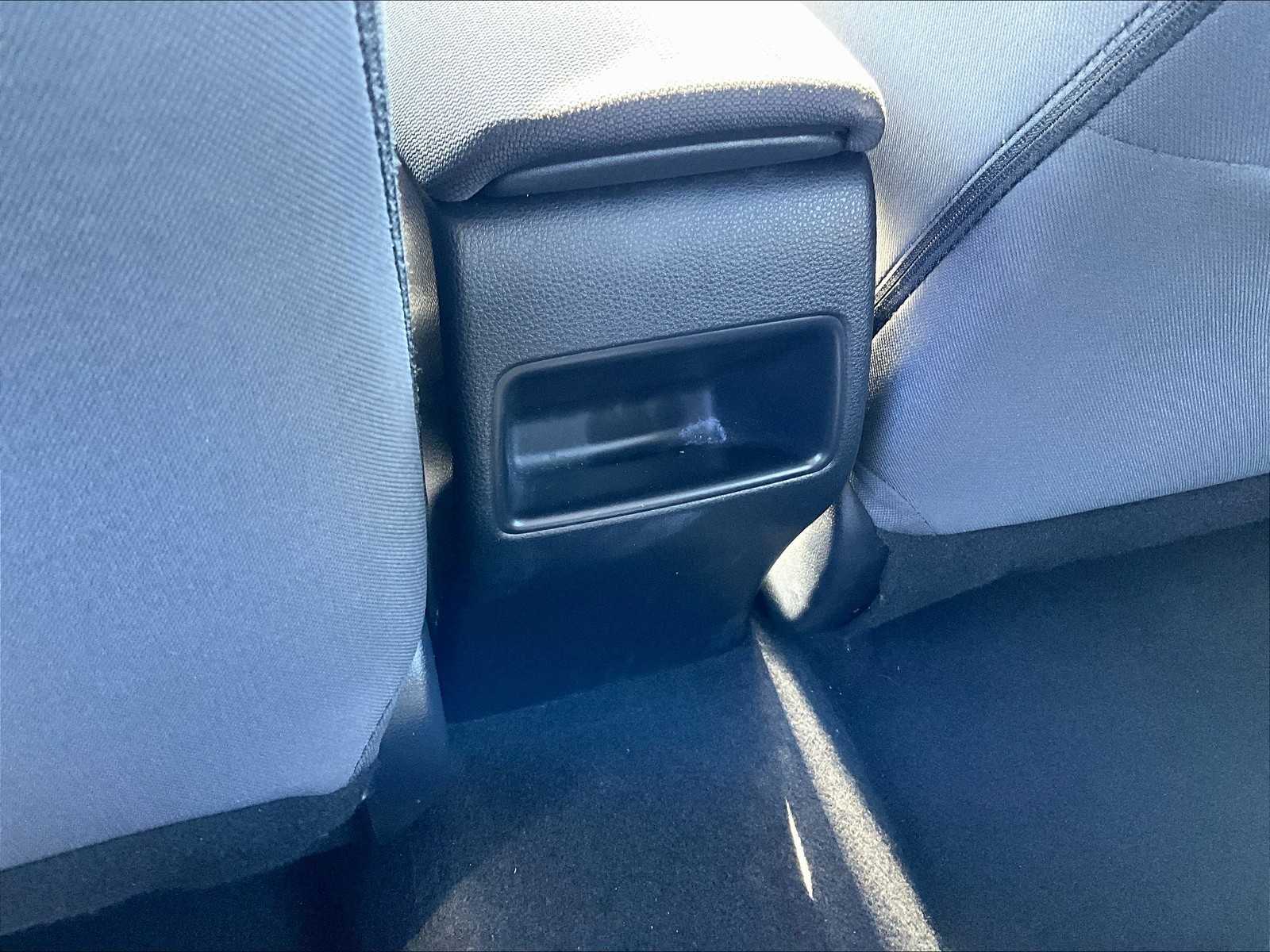 2021 Toyota Corolla LE photo 27