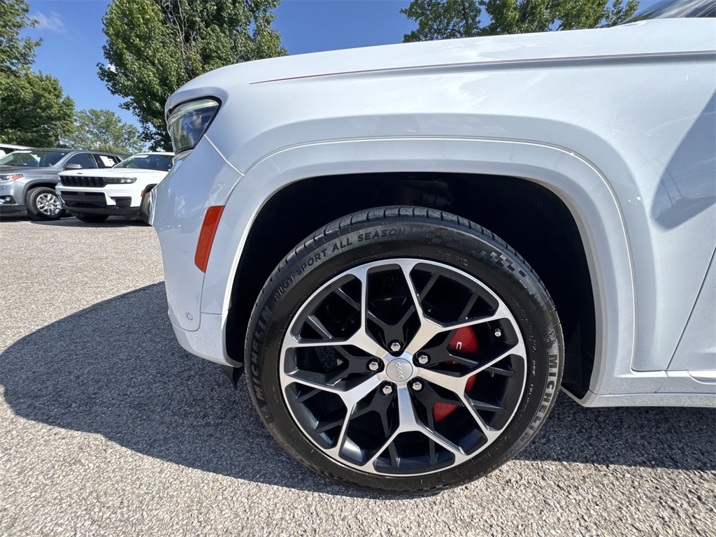 2023 Jeep Grand Cherokee Summit photo 10