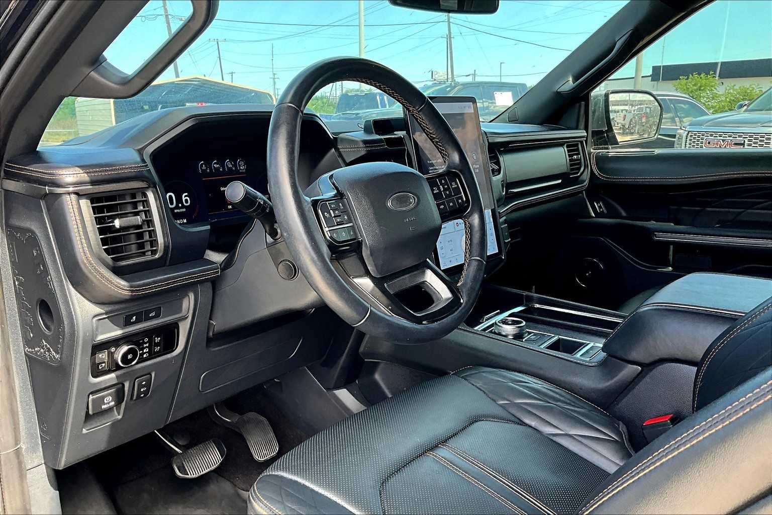 2023 Ford Expedition Platinum photo 17
