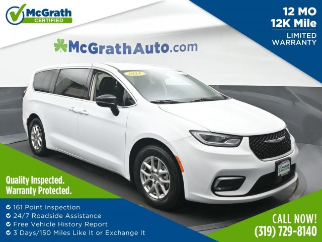 2024 Chrysler Pacifica Touring L's photo