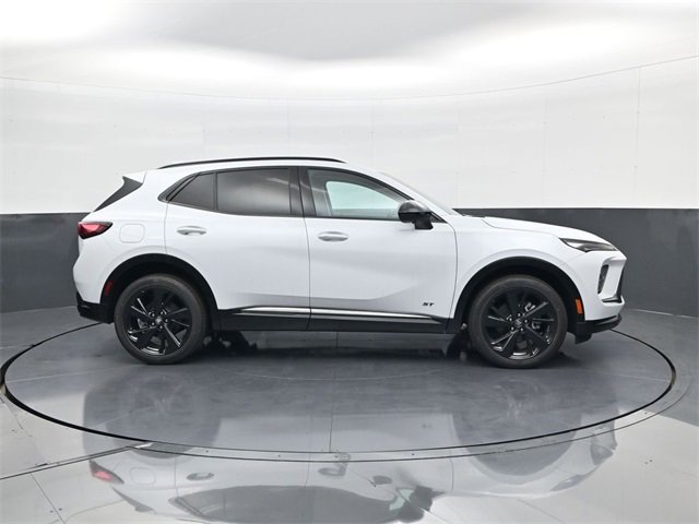 2025 Buick Envision Sport Touring photo 3