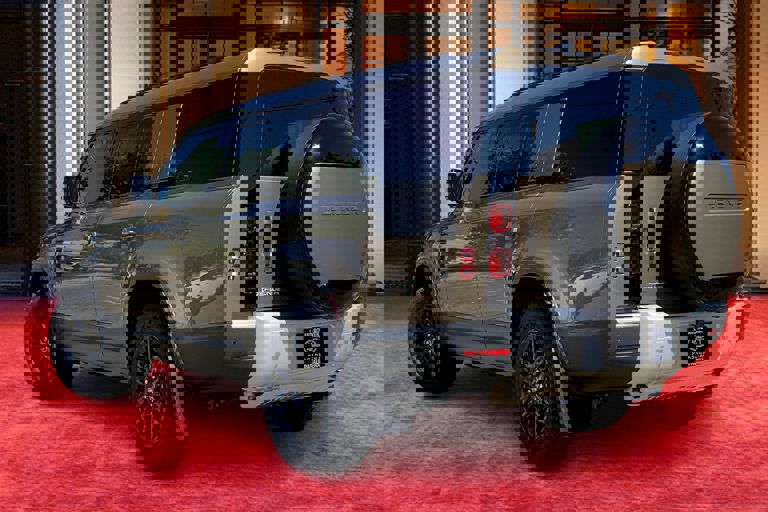 2025 Land Rover Defender 130 S photo 3