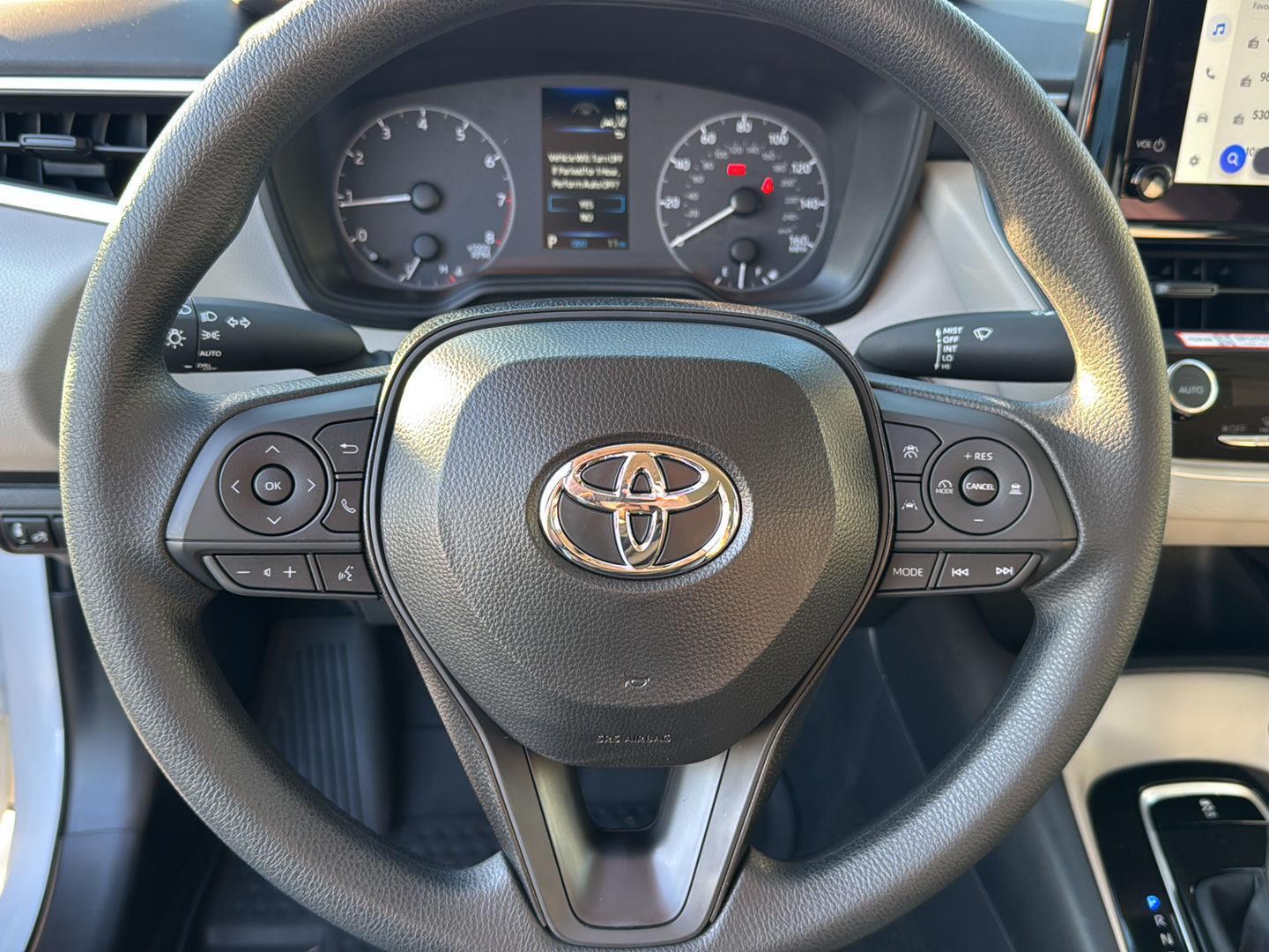 2025 Toyota Corolla LE photo 14