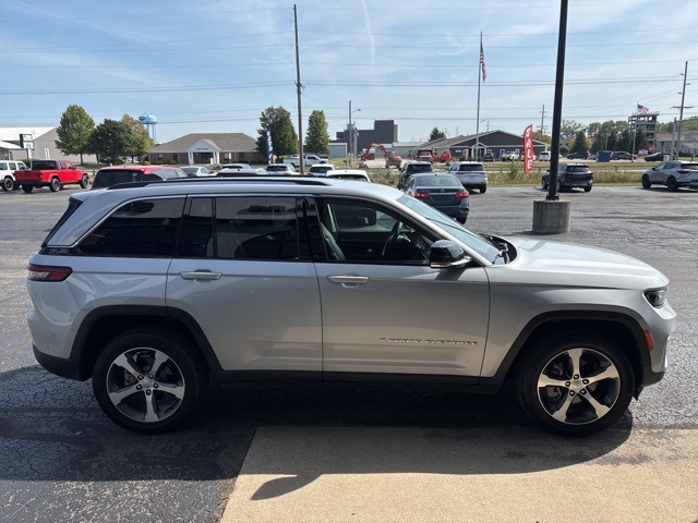 2023 Jeep Grand Cherokee Limited photo 6